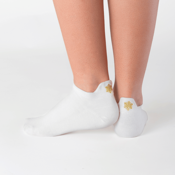 White snowflake tab cotton socks